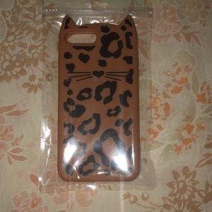 Brown iPhone 8+ case